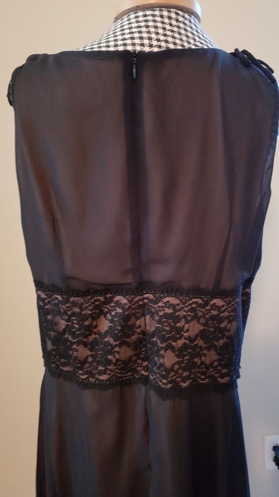 Dress - Picture 2 of 5